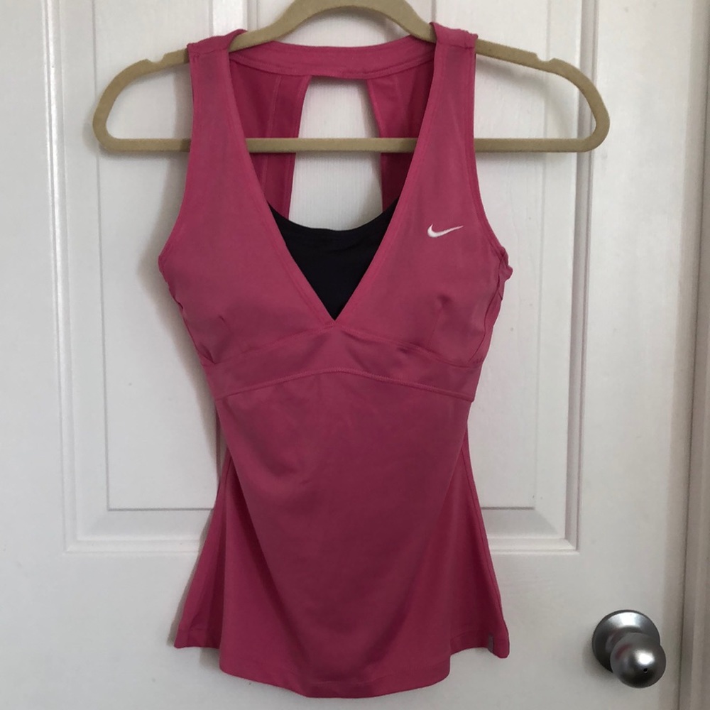 Nike built-in bra tennis tank top